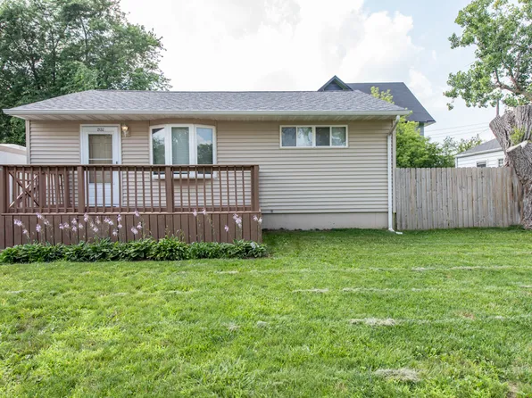 2132 Indian Rd, Waukegan, IL 60087