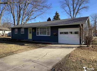 1137 L St, Geneva, NE 68361