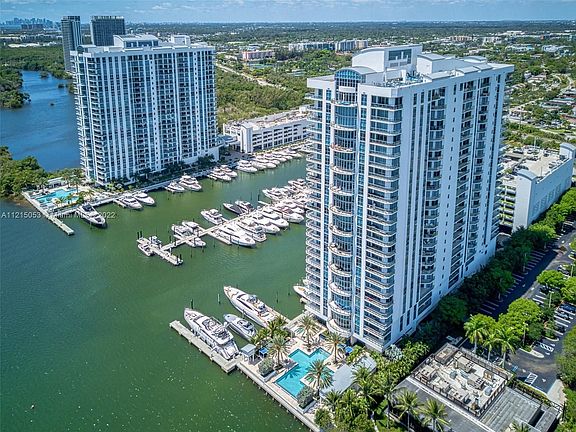 2nd image of 17301 Biscayne Blvd APT 1909