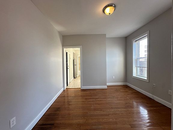 4th image of 154 Summit Ave #8E