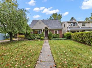 1905 Crestland Dr, Ann Arbor, MI 48104