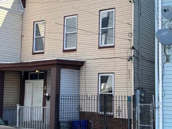 63 Plum St, Paterson City, NJ 07503