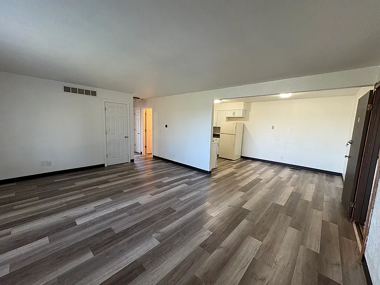 1107 Koch St — Photo 7