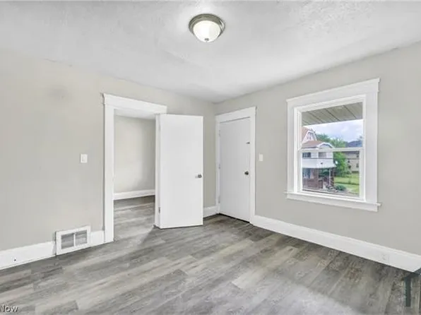 3066 E 130th St, Cleveland, OH 44120