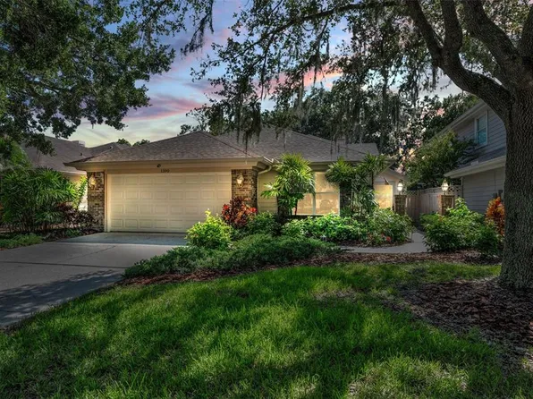 1390 River Oaks Ct, Oldsmar, FL 34677