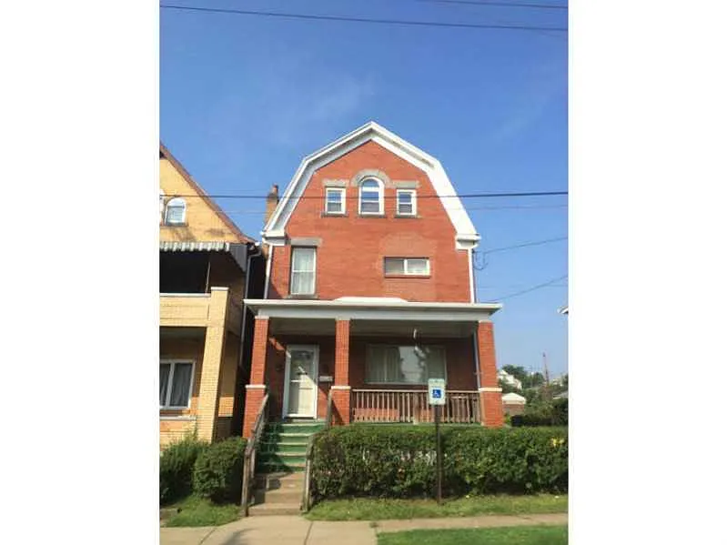 1426 Grandview Ave photo 1