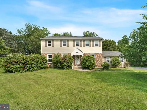 624 Juniper Dr, Blue Bell, PA 19422