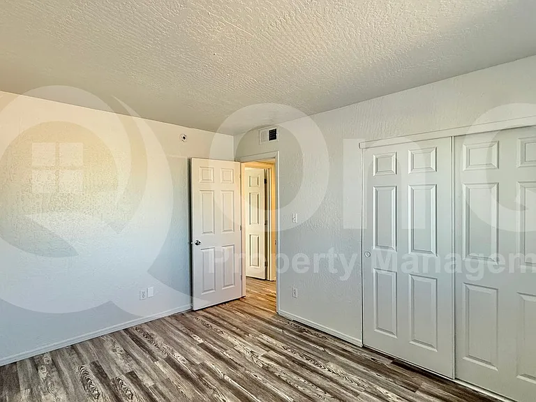 2537 W Georgia Ave #6 — Photo 9