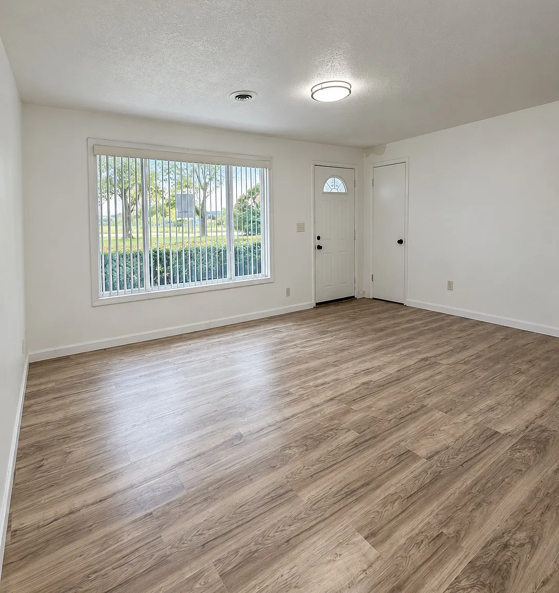 4 bed, 2000 sqft, $2,000 — Photo 2