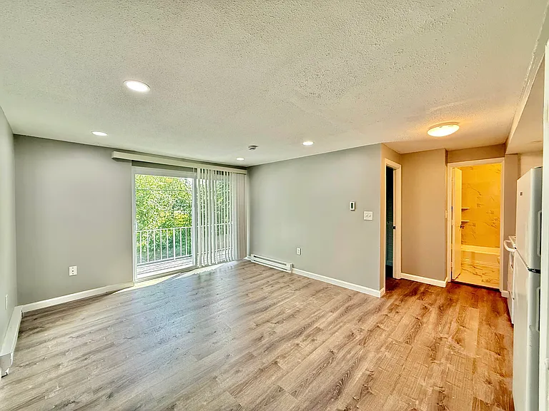 305 Grant St #2 — Photo 4