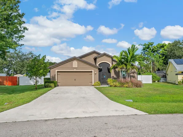 2425 SE Melon Court, Port St Lucie, FL 34952