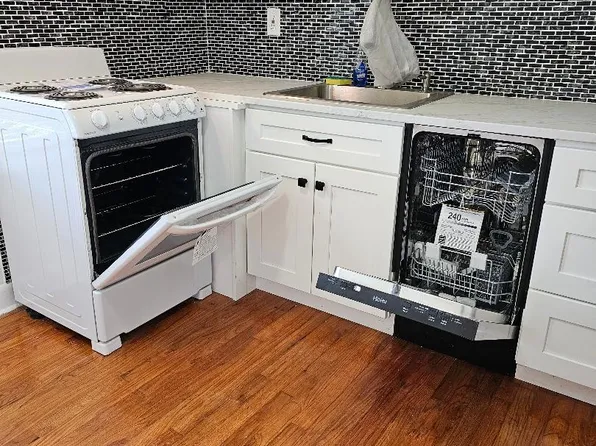 45 Plain St APT 1, Fall River, MA 02723