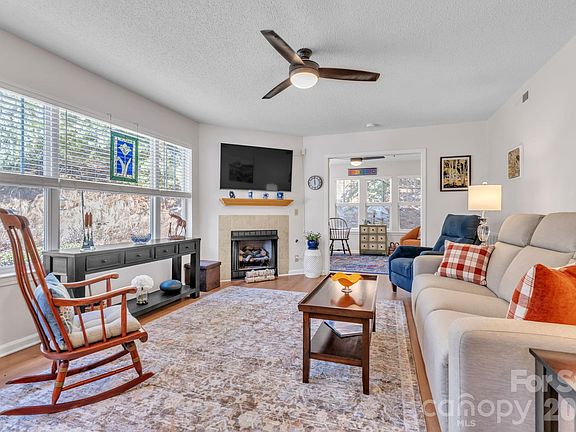 5th image of 1501 Deermouse Way