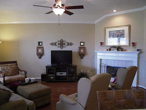 5th image of 12706 Carriage Glen Dr