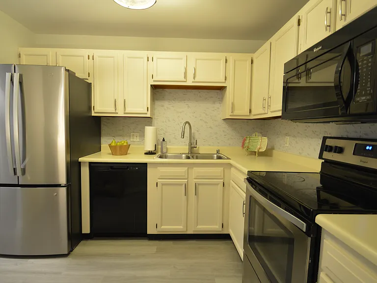 3004 Glenmore Ave #104 — Photo 7