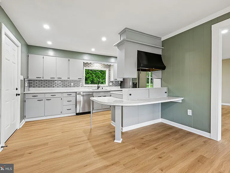7200 Vellex Ln — Photo 15