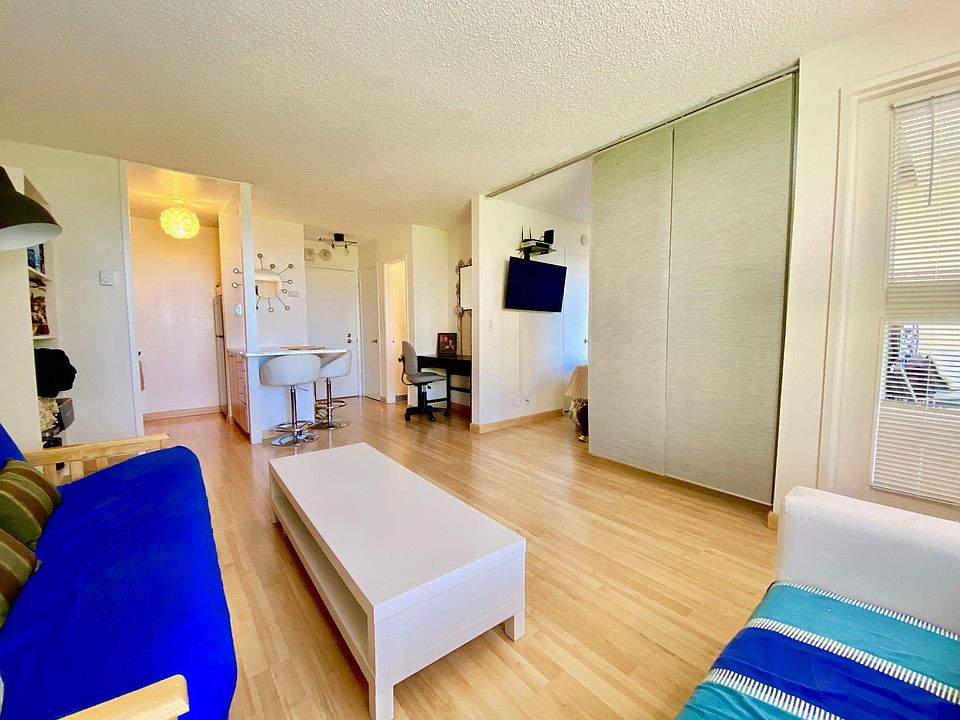 Fabulously furnished Watergate Studio!