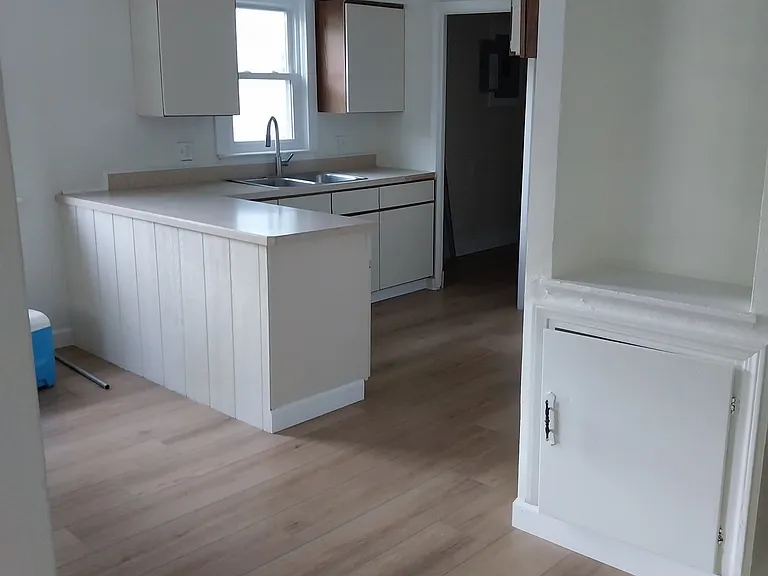 2091 N Green Rd — Photo 3