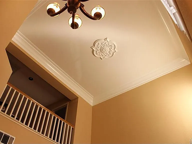 812 Syracuse Dr — Photo 3
