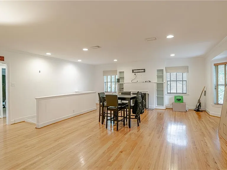 324 Dalewood Dr — Photo 8