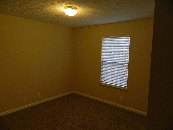 5th image of 1627 Locerbie Dr