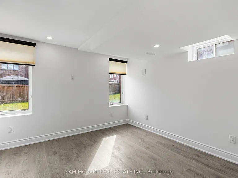 26 Montpelier St #LOWER — Photo 12