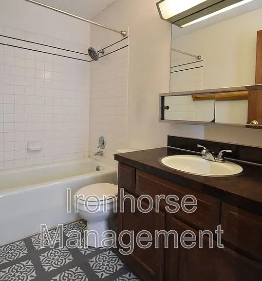 1901 S Black Ave #C — Photo 15