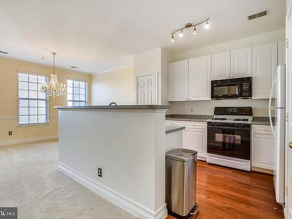 2nd image of 2663 Manhattan Pl Unit 1/303
