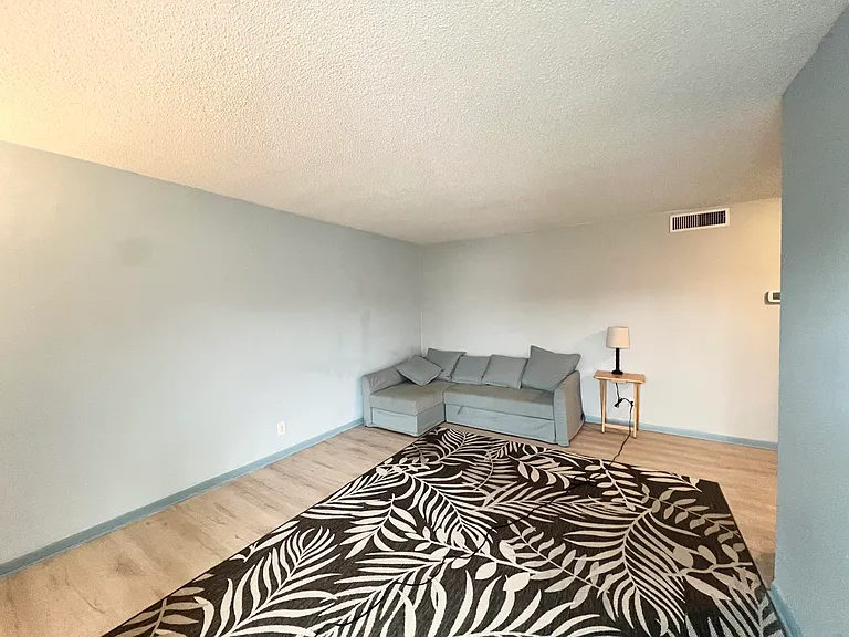1551 N 12th Ct #10B — Photo 6