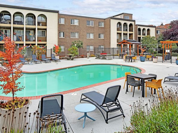 10500 Meridian Ave N #J105