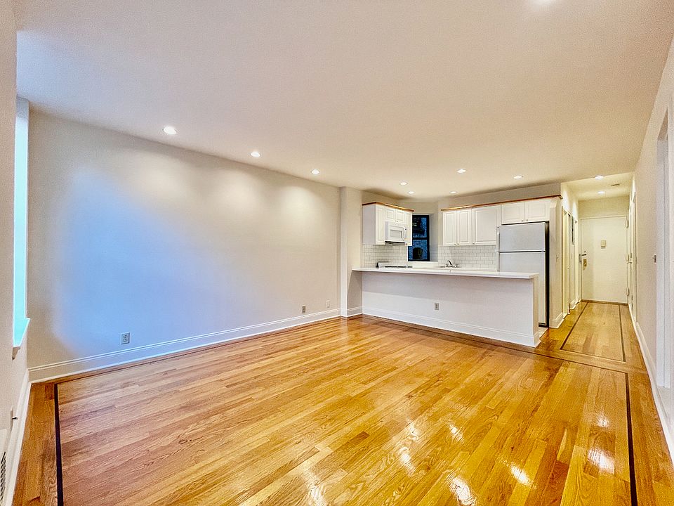 1st image of 322 E 34th St #3D