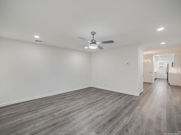3rd image of 2718 OLD FIELD DR #103