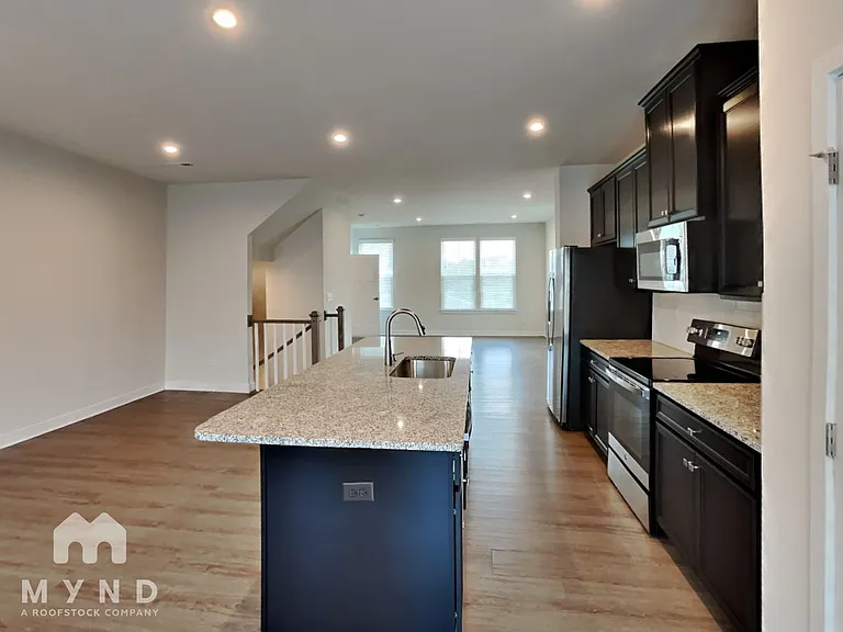2203 Doby Creek Ln — Photo 3