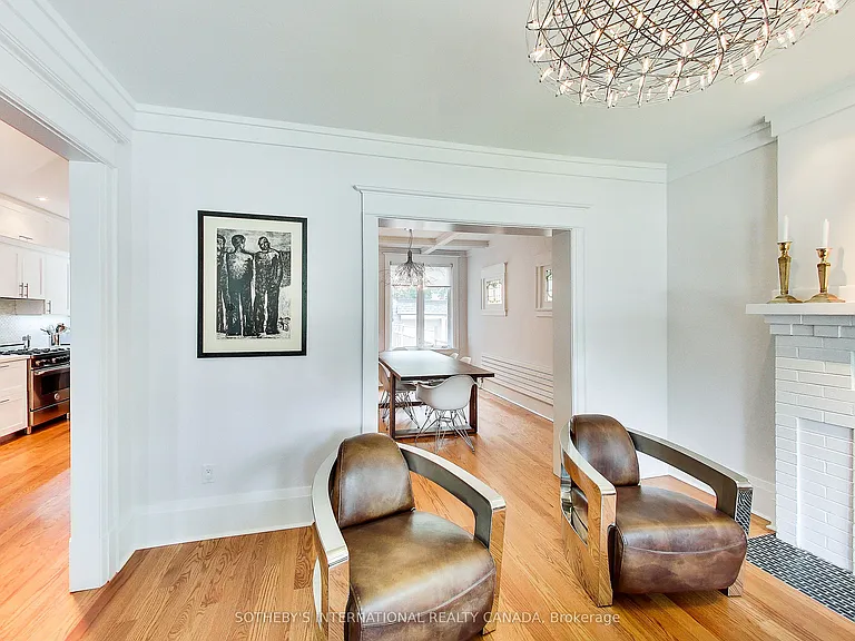 114 Westmount Ave — Photo 4