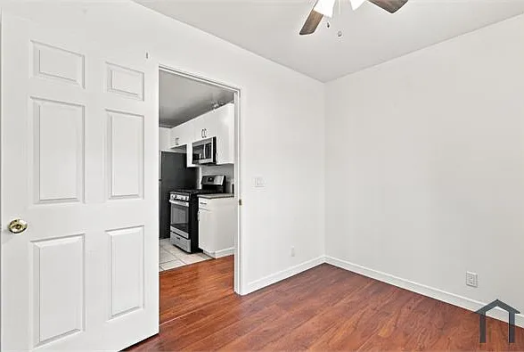 956 Elden Ave #G — Photo 11