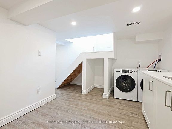 5th image of 15 Denison Rd W