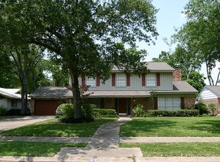 411 Shadow Creek Dr, Seabrook, TX 77586