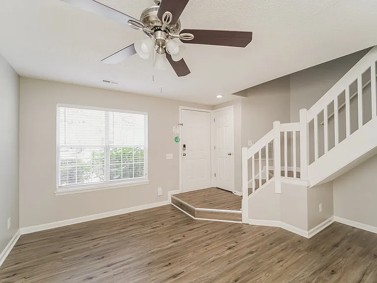5746 Prescott Ct — Photo 5