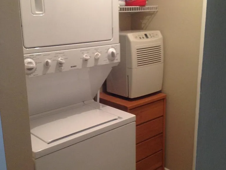 washer/dryer included