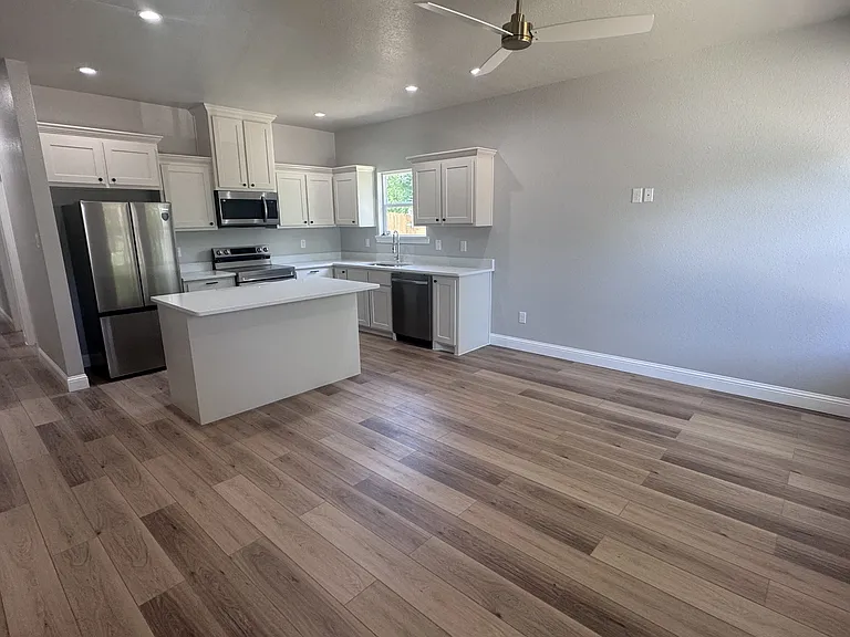 3211 Bourland St — Photo 2