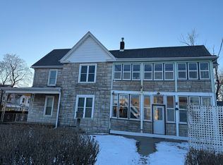 2687 Jackson St #2, Dubuque, IA 52001