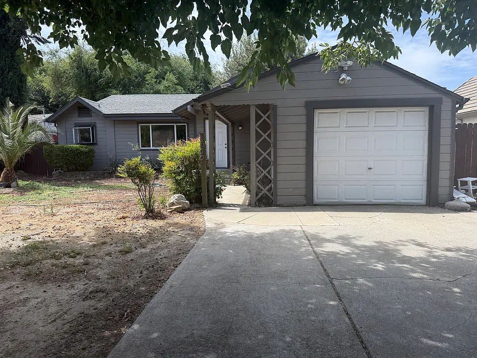 560 W Emerson Ave