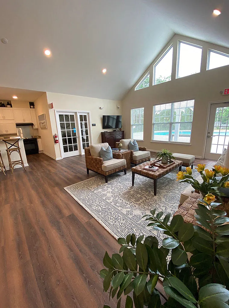 Sunnybrook Pointe — Photo 1