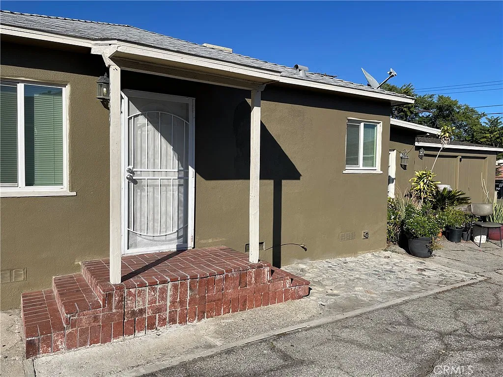2 bed, 950 sqft, $2,395 — Photo 2