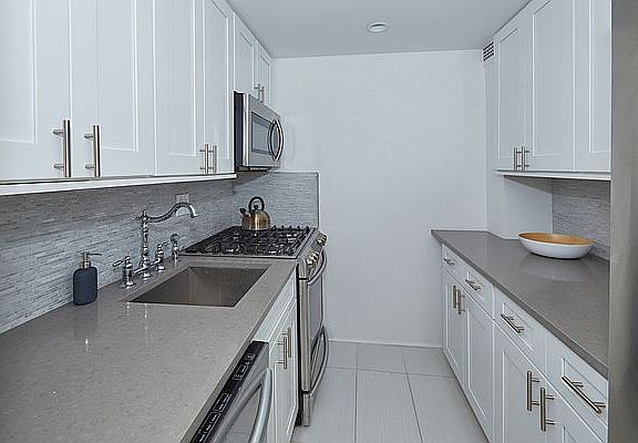 4th image of 372 Central Park W APT 2Y