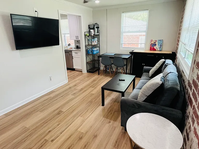 1121 Mecaslin St NW #B — Photo 1