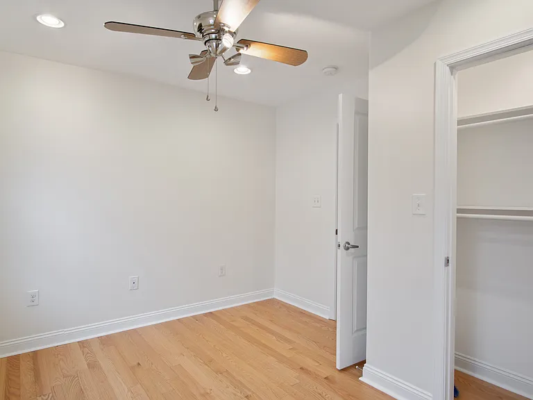 2355 E Harold St — Photo 8
