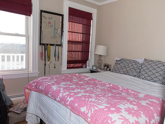 4th image of 184 Ocean Ave W APT 3