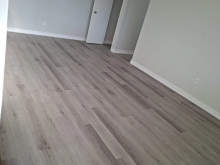525 Saint Lawrence St — Photo 19