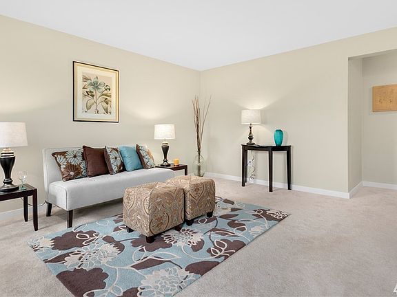 3rd image of 4800 Fauntleroy Way SW APT 109